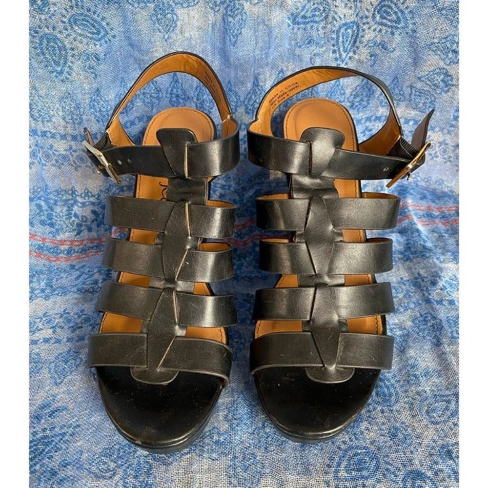 Sandals - Picture 2 of 3